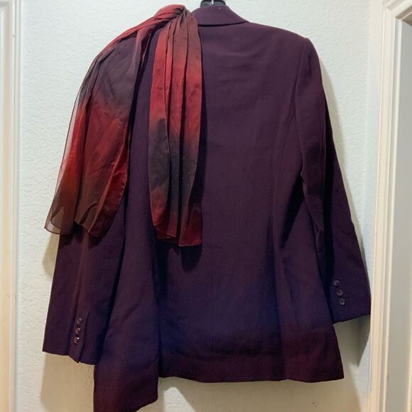 B. Bennett  2 piece  Skirt Suit. Excellent Condition. Size:8 - Picture 6 of 15